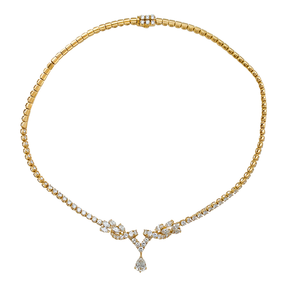 Yellow gold and diamonds vintage necklace.