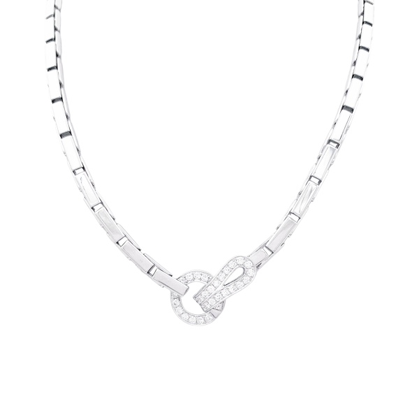 Collier Cartier "Agrafe" en or blanc et diamants.