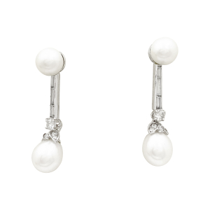 Boucles d'oreilles perles, diamants, platine, or blanc.