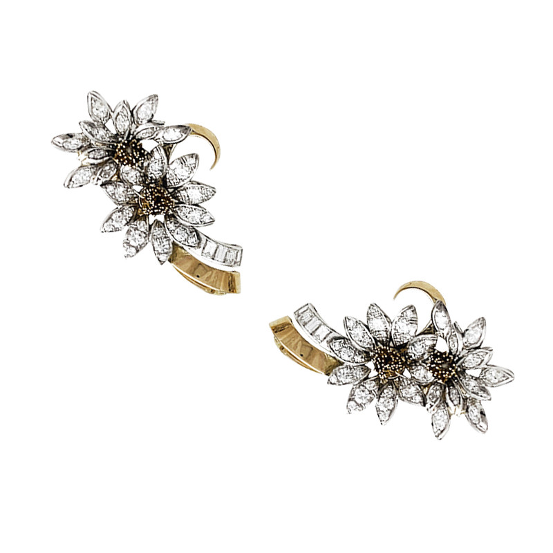 Boucles d'oreilles, "Edelweiss", en or jaune, platine et diamants.