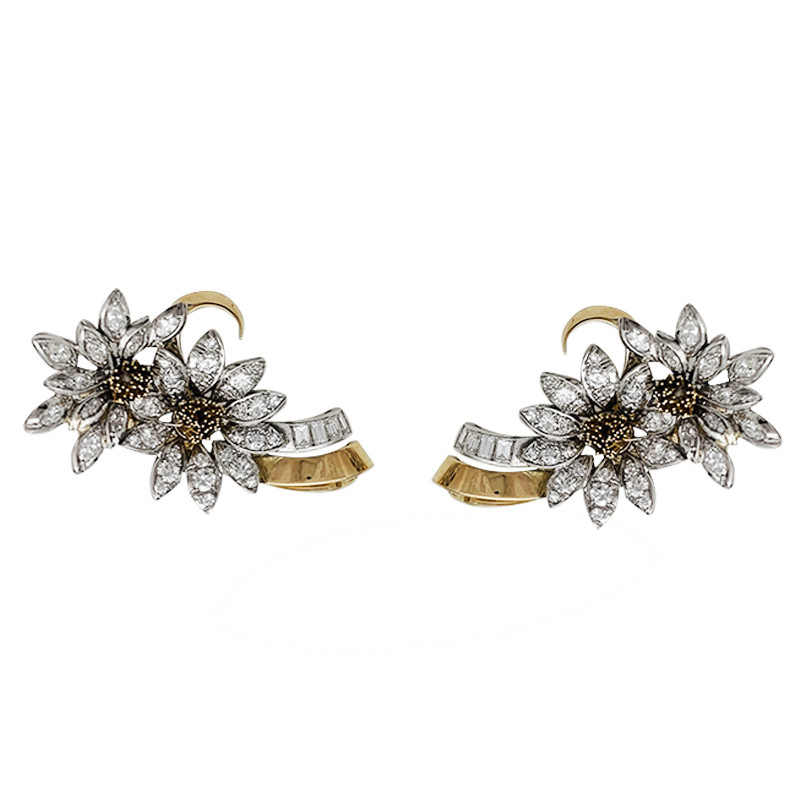 Boucles d'oreilles, "Edelweiss", en or jaune, platine et diamants.