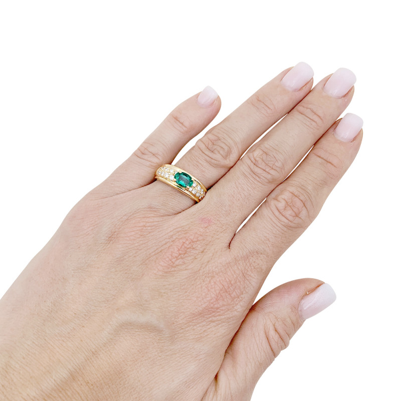 Boucheron gold, diamonds and emerald ring, "Axelle" collection.