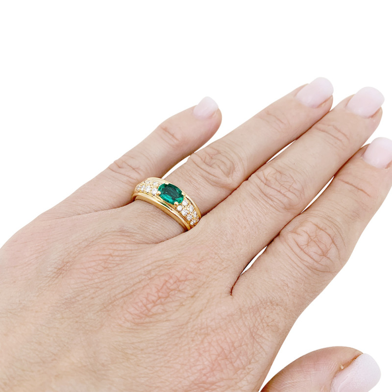 Boucheron gold, diamonds and emerald ring, "Axelle" collection.