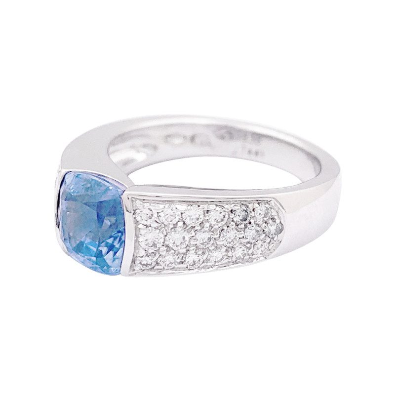 Boucheron white gold, sapphire and diamonds ring.