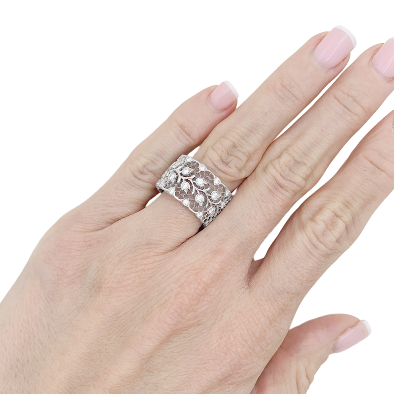 Bague Buccellati "Eternelle Tulle Ramage" or blanc, diamants.