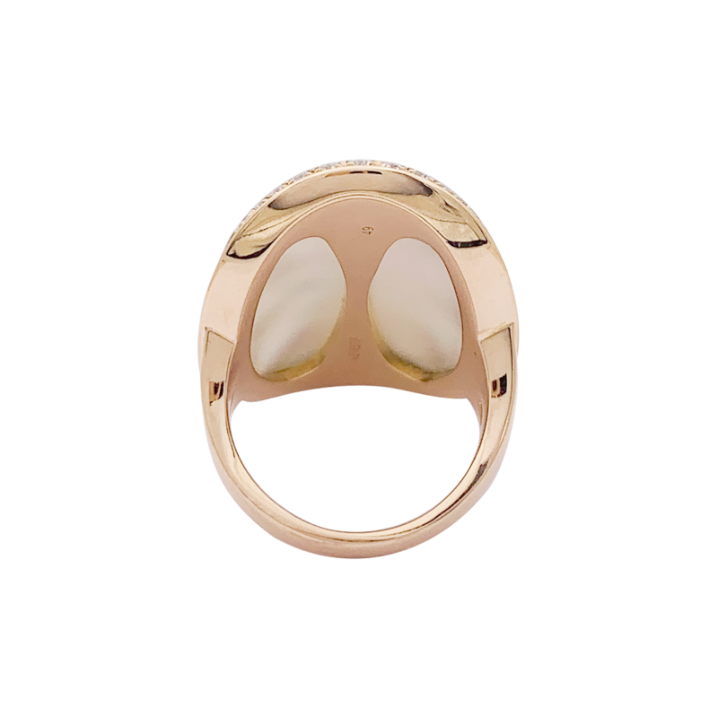 Bague Bulgari "Intarsio" or rose, nacre, diamants.