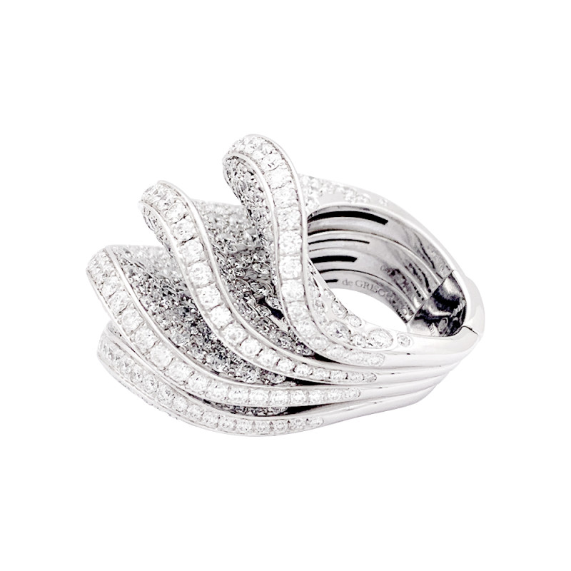 De Grisogono ring "Onde" white gold, diamonds.