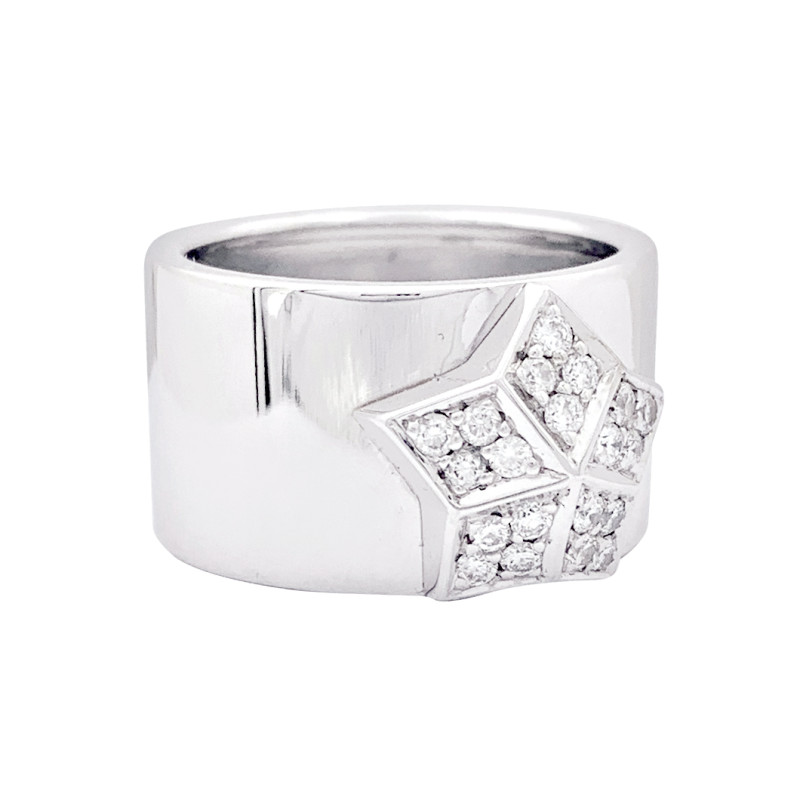 Bague Fred, "Lucifer", or blanc, diamants.