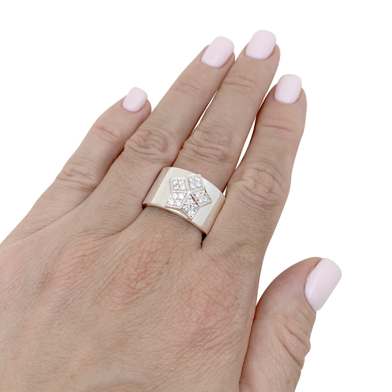 Bague Fred, "Lucifer", or blanc, diamants.