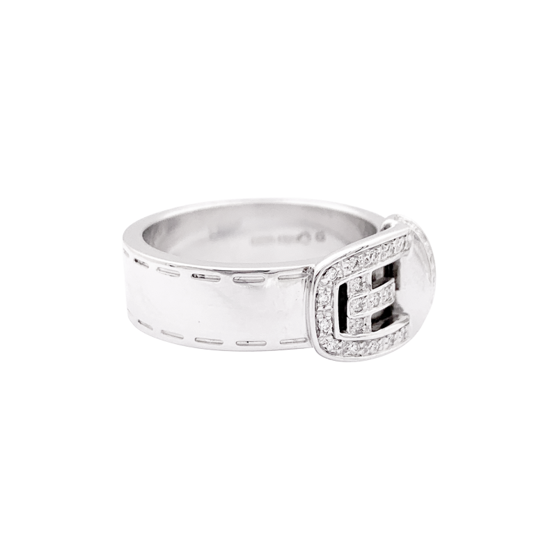 Bague Gucci "Ceinture" or blanc, diamants.