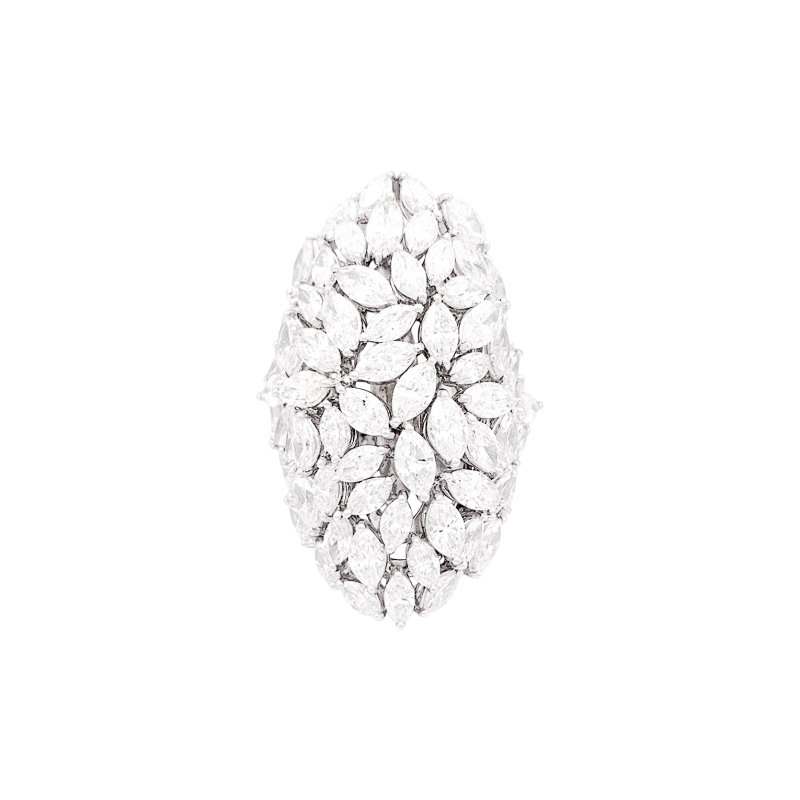 Bague Messika, diamants navette, or blanc.