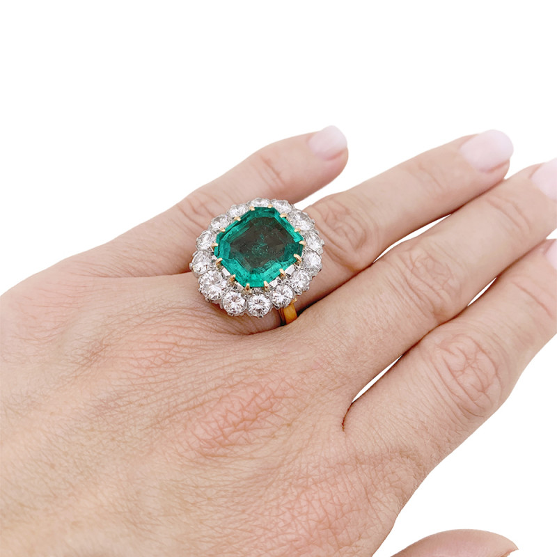 Pompadour platinum, gold, emeralds and diamonds ring.