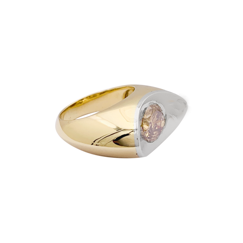 Bague moderniste or, diamant brun.