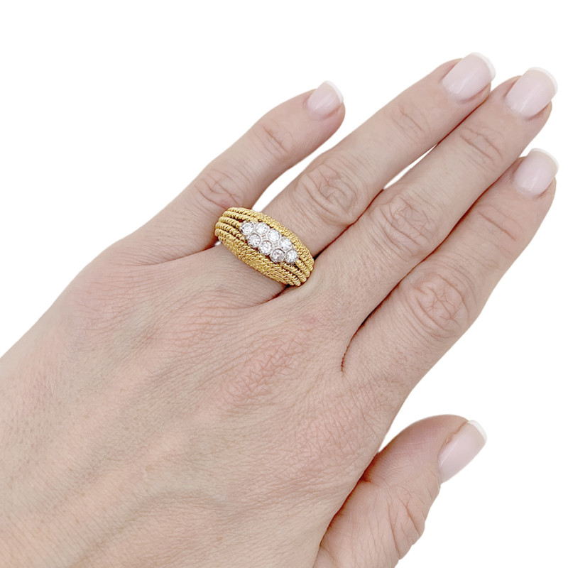 Bague or jaune, diamants.