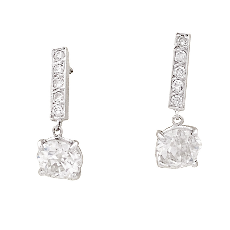 Boucles d'oreilles or blanc, diamants.