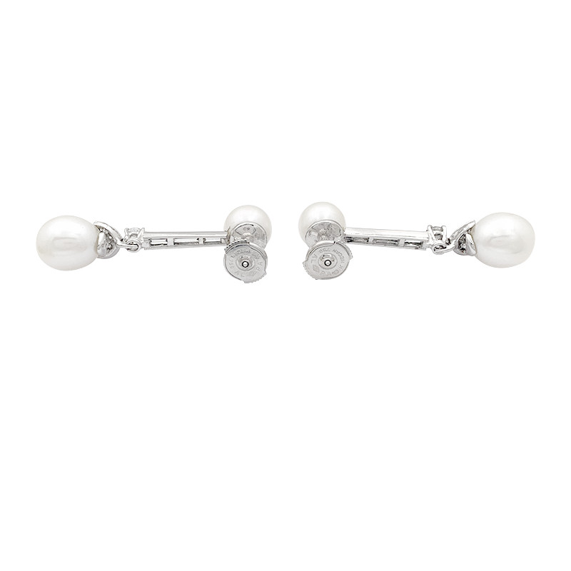 Boucles d'oreilles perles, diamants, platine, or blanc.