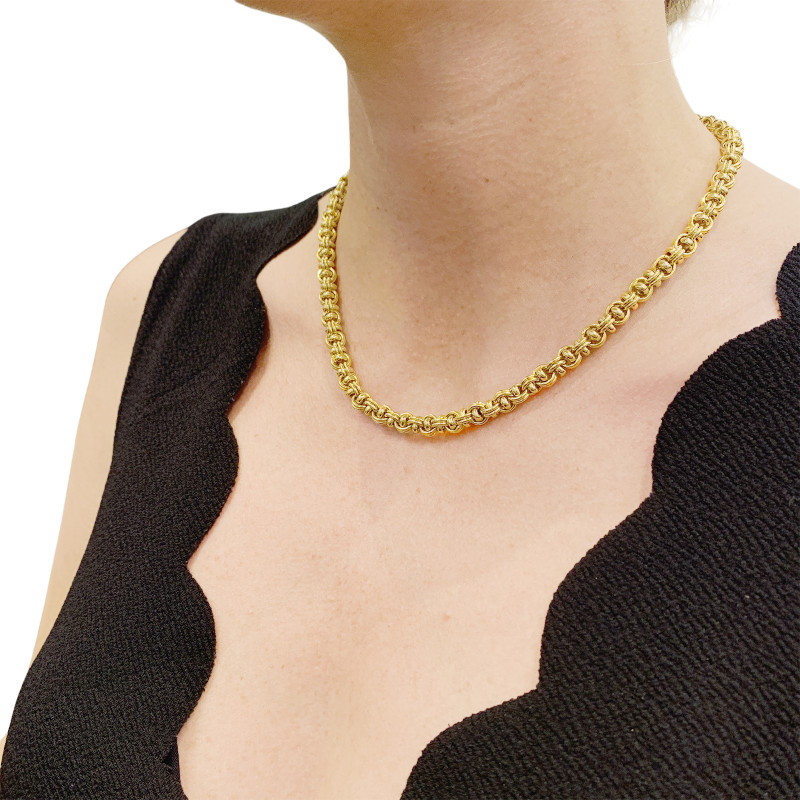 Yellow gold fancy links necklace.