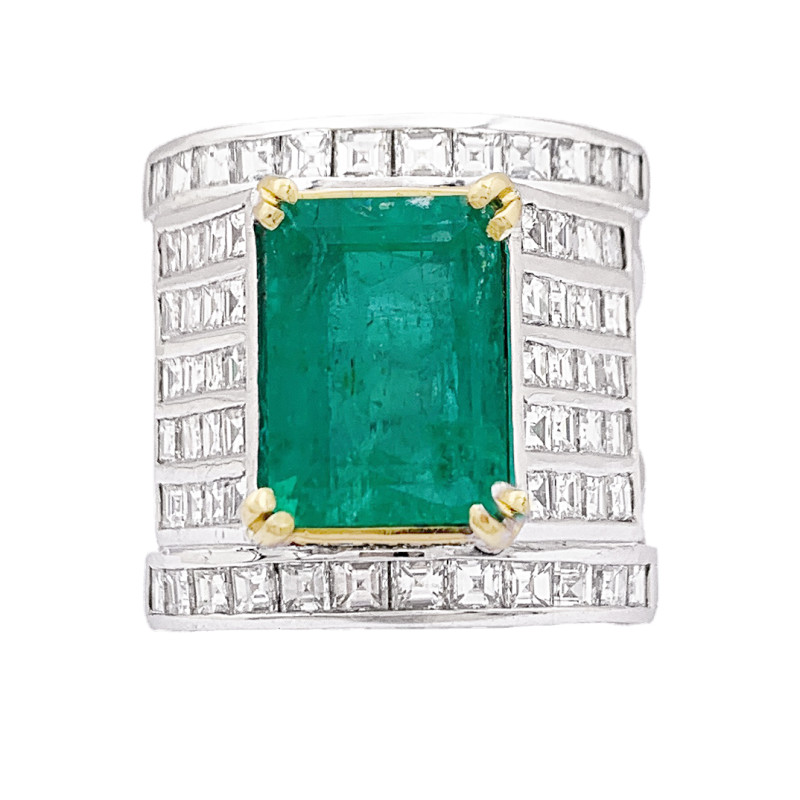 Repossi emerald, golds and diamonds ring.