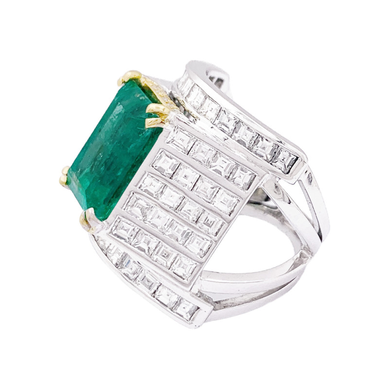 Repossi emerald, golds and diamonds ring.