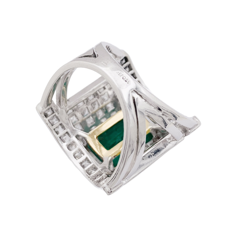 Repossi emerald, golds and diamonds ring.