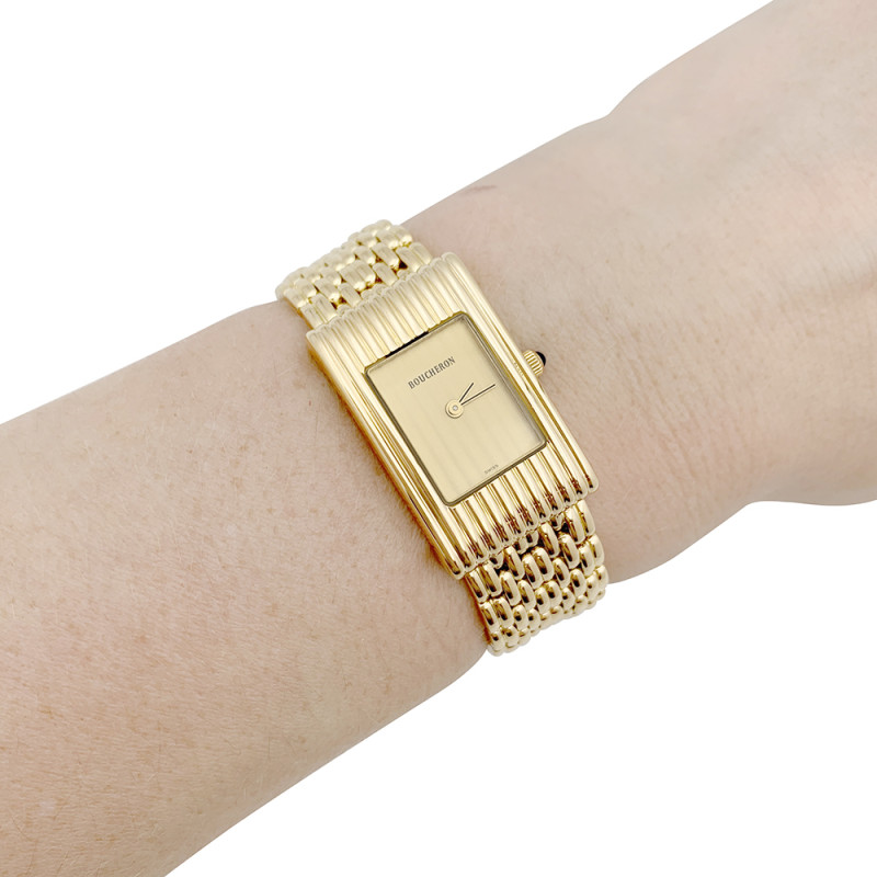 Yellow gold Boucheron watch, "Reflet" collection.