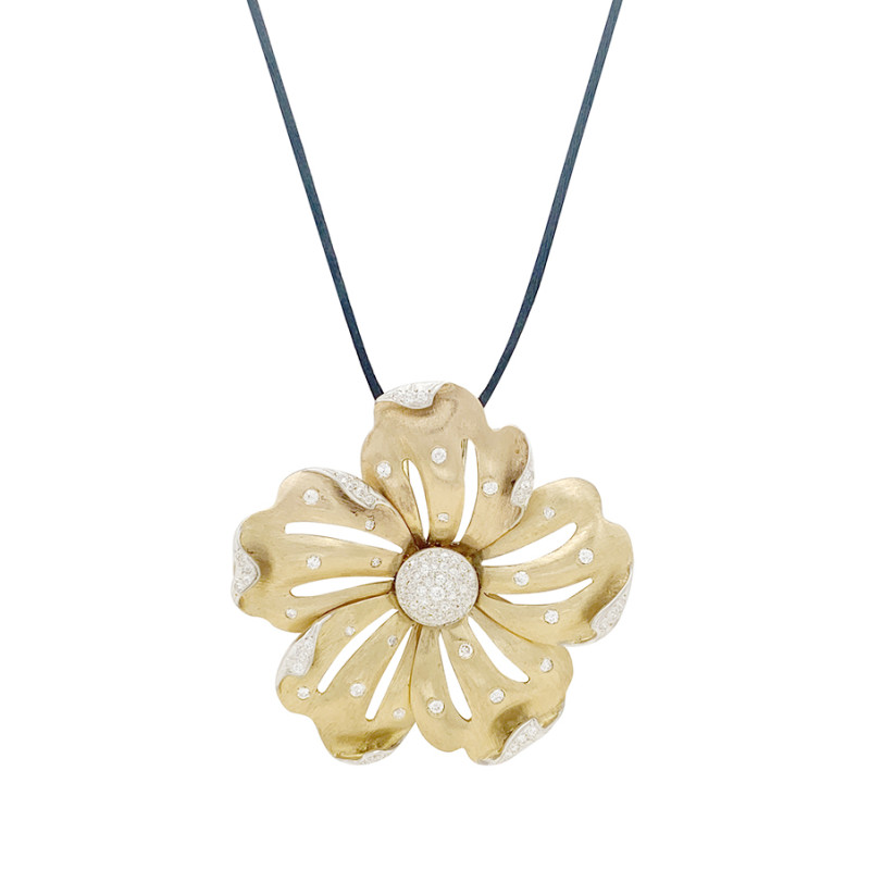 "Flower" pendant, yellow gold, diamonds.