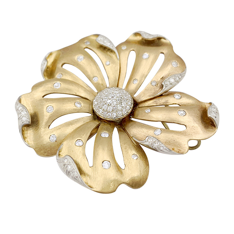 "Flower" pendant, yellow gold, diamonds.