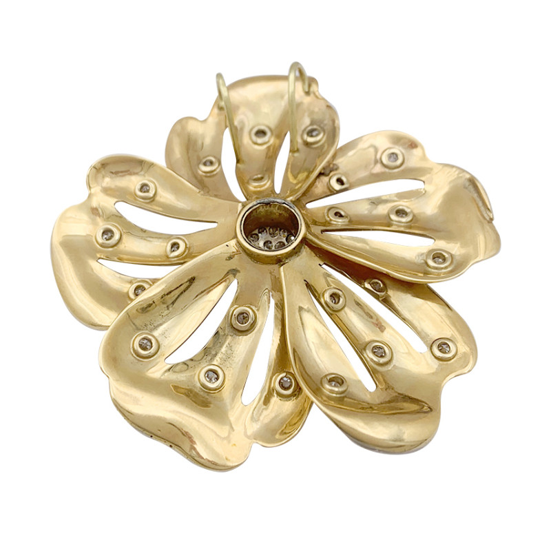 "Flower" pendant, yellow gold, diamonds.