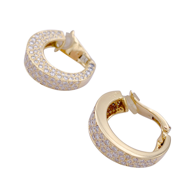 Clips d'oreilles O.J Perrin "Arena", or jaune, diamants.