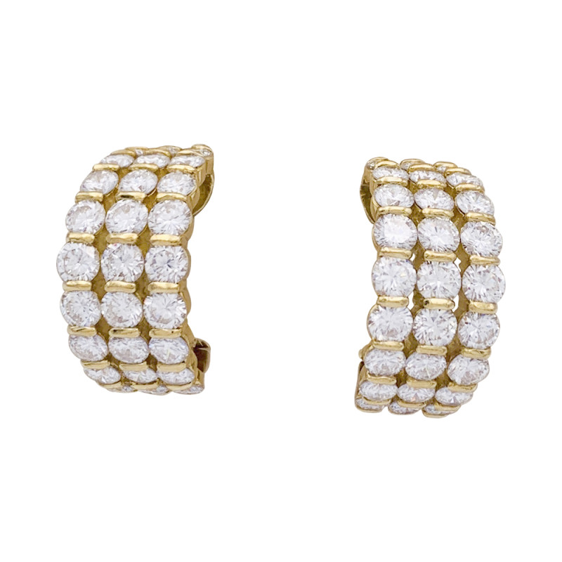 Yellow gold earrings, diamonds.