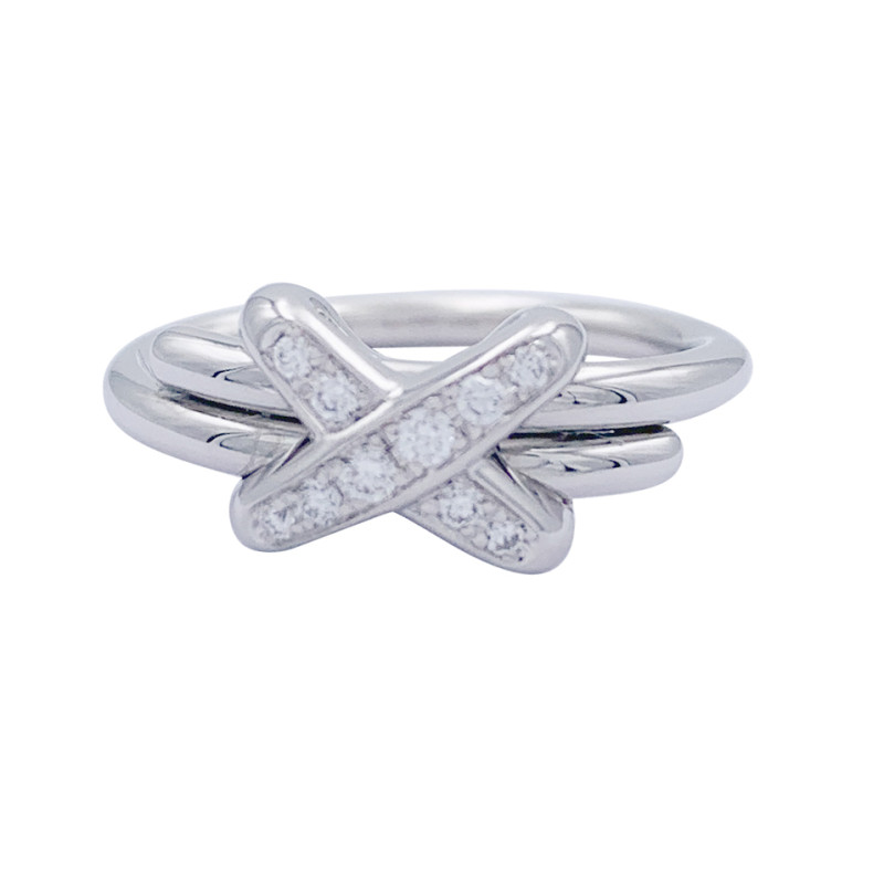 Chaumet white gold ring, "Jeux de Liens" collection.