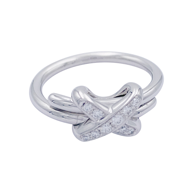 Chaumet white gold ring, "Jeux de Liens" collection.