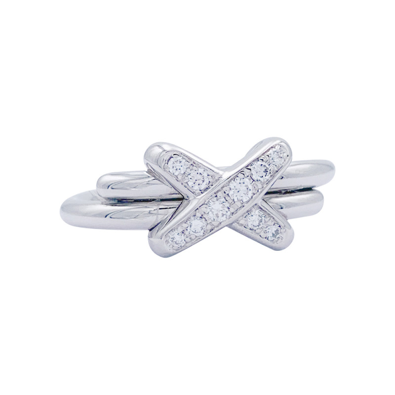 Chaumet white gold ring, "Jeux de Liens" collection.