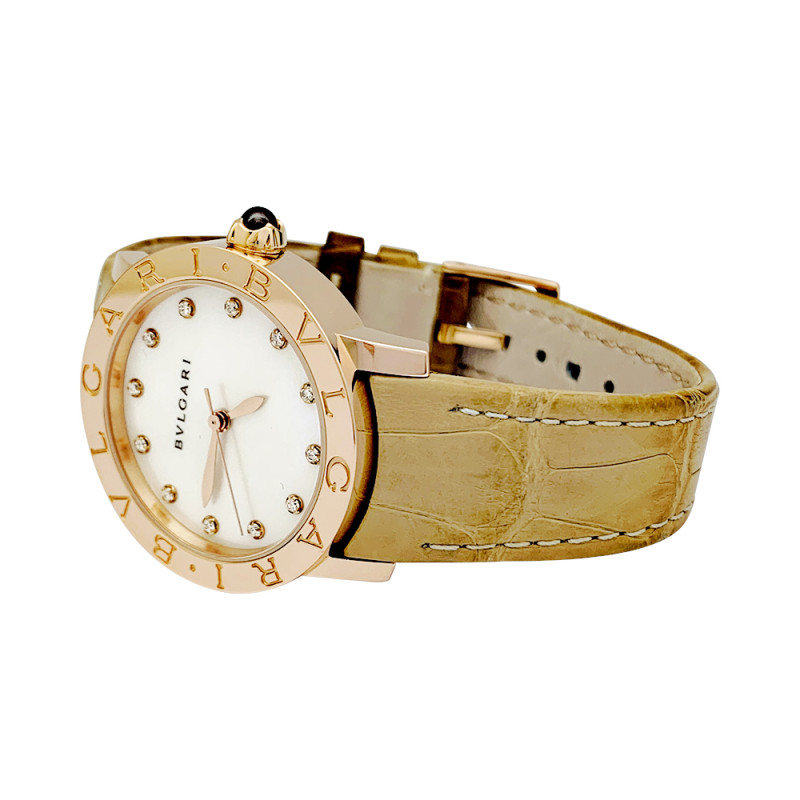 Montre Bulgari, "BB33", or rose, nacre et diamants.