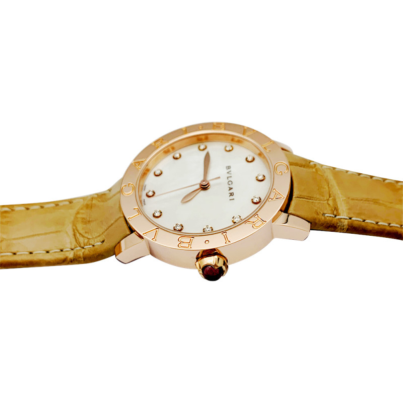 Montre Bulgari, "BB33", or rose, nacre et diamants.