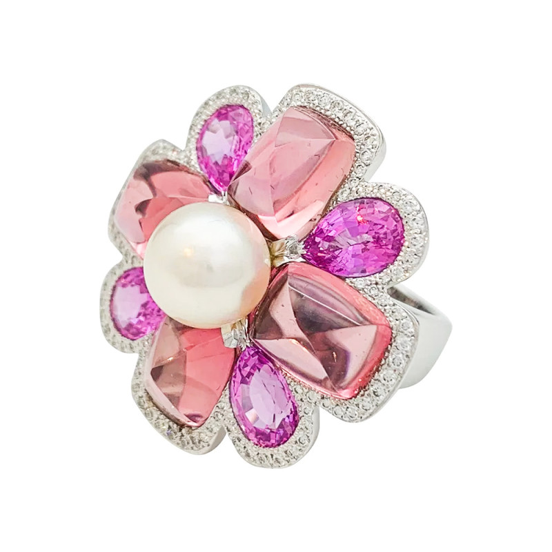 Bague Chanel, "San Marco", or blanc, perle, saphirs roses, tourmalines roses, diamants.