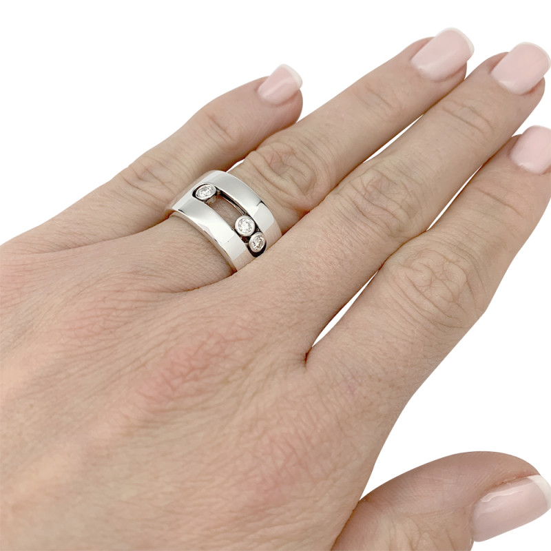 Messika white gold ring, "Move" collection.