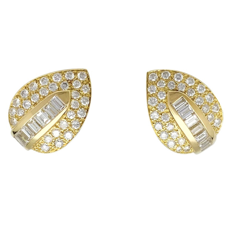 Boucles d'oreilles "Feuilles" en or jaune et diamants.