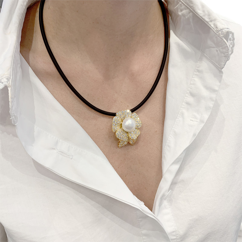 Collier diamant, Fleur Mille&un grains