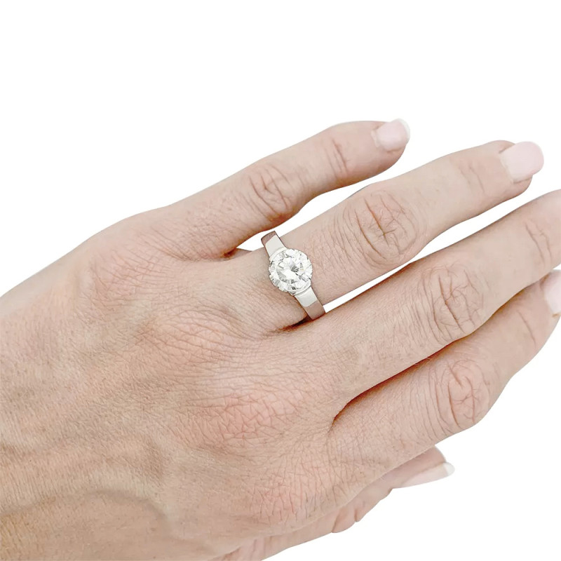 Solitaire en platine, diamant 1,82 carat.